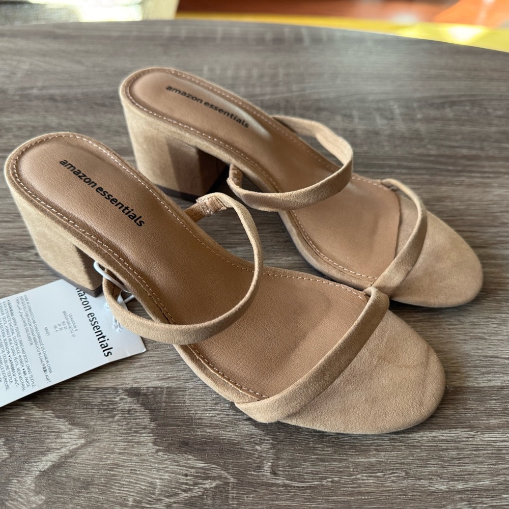 Amazon Essentials Nude Strappy Sandals Heels Size 6